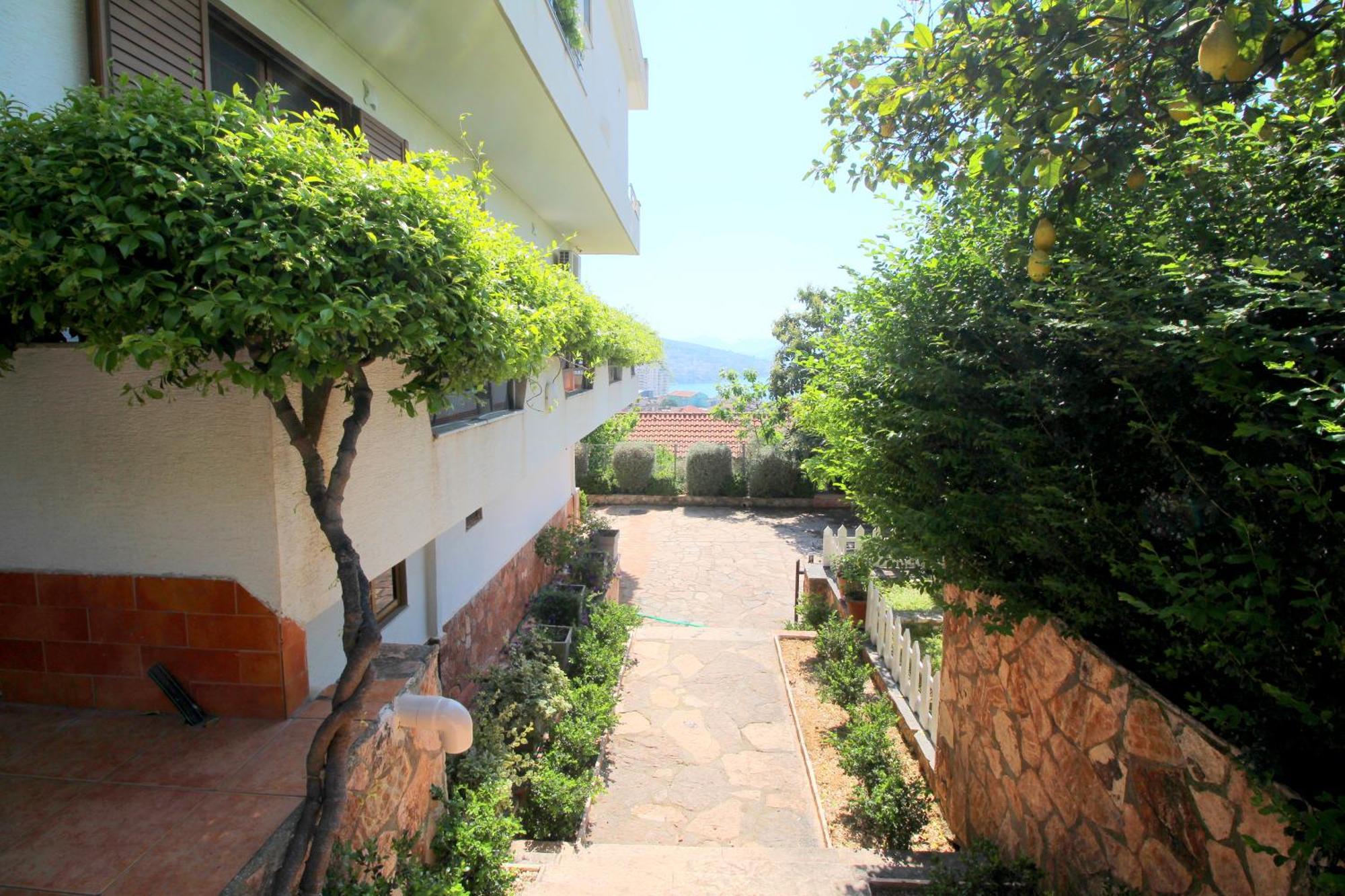 Garden Home Sarandë Buitenkant foto